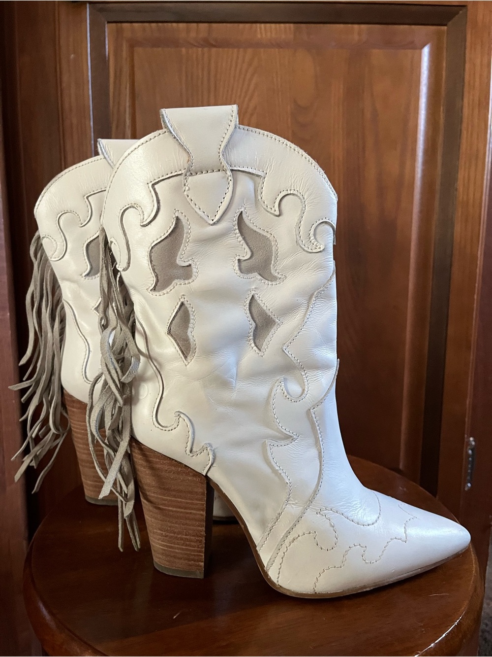 Women’s Dingo White Western Fringe Leather Boots - Picture 2 of 9